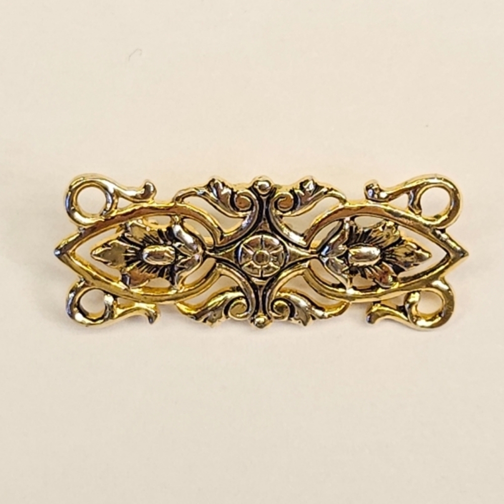 Vintage Floral Filigree Brooch